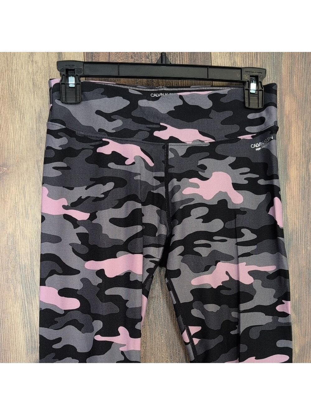 Calvin Klein Performance Wick Camo Leggings -Pink/Gray/Black S              F126